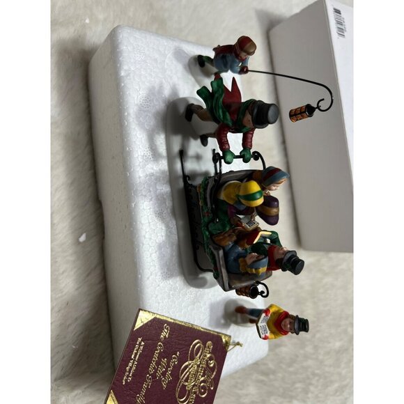 Department 56 Heritage Village Collection Caroling w/ the Cratchit family - Picture 3 of 7